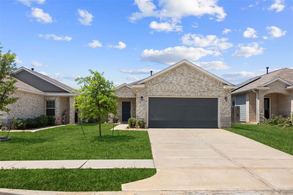 Photo of 25803 Hickory Pecan Trail, Tomball, TX 77375 (MLS # 17184110)