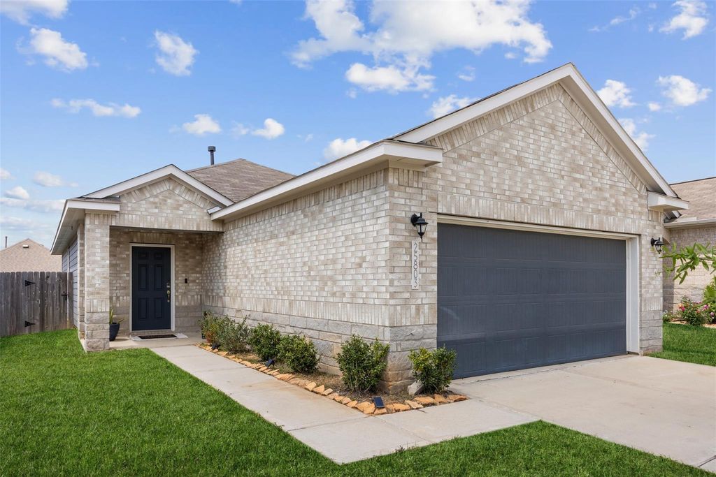 Photo of 25803 Hickory Pecan Trail, Tomball, TX 77375 (MLS # 17184110)