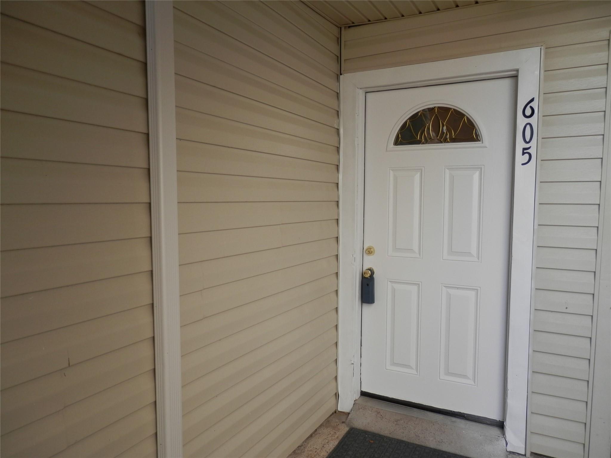 7600 Emmett F Lowry Expressway 605