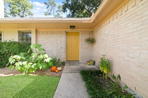 Photo of 25402 Mill Pond Lane, Spring, TX 77373 (MLS # 63277648)
