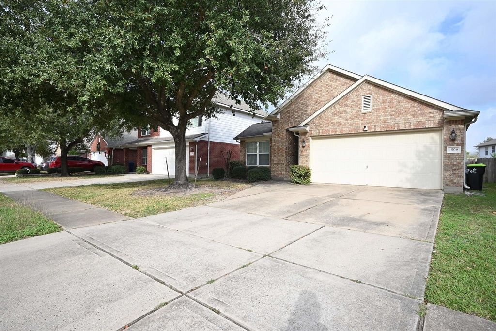 Photo of 1506 York Creek Drive, Houston, TX 77014 (MLS # 88522522)