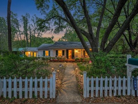 Photo of 110 N Grace Street, Crockett, TX 75835 (MLS # 79957512)