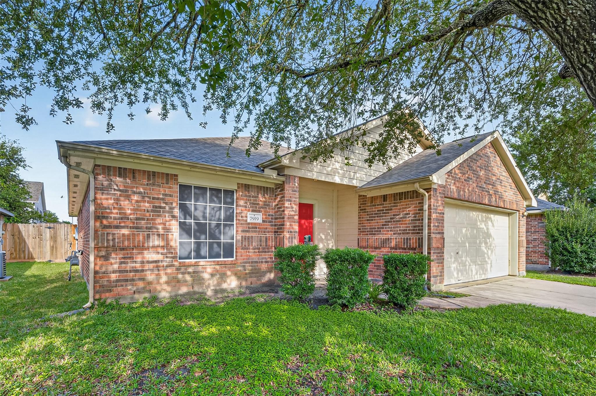 7919 Pelican Lane