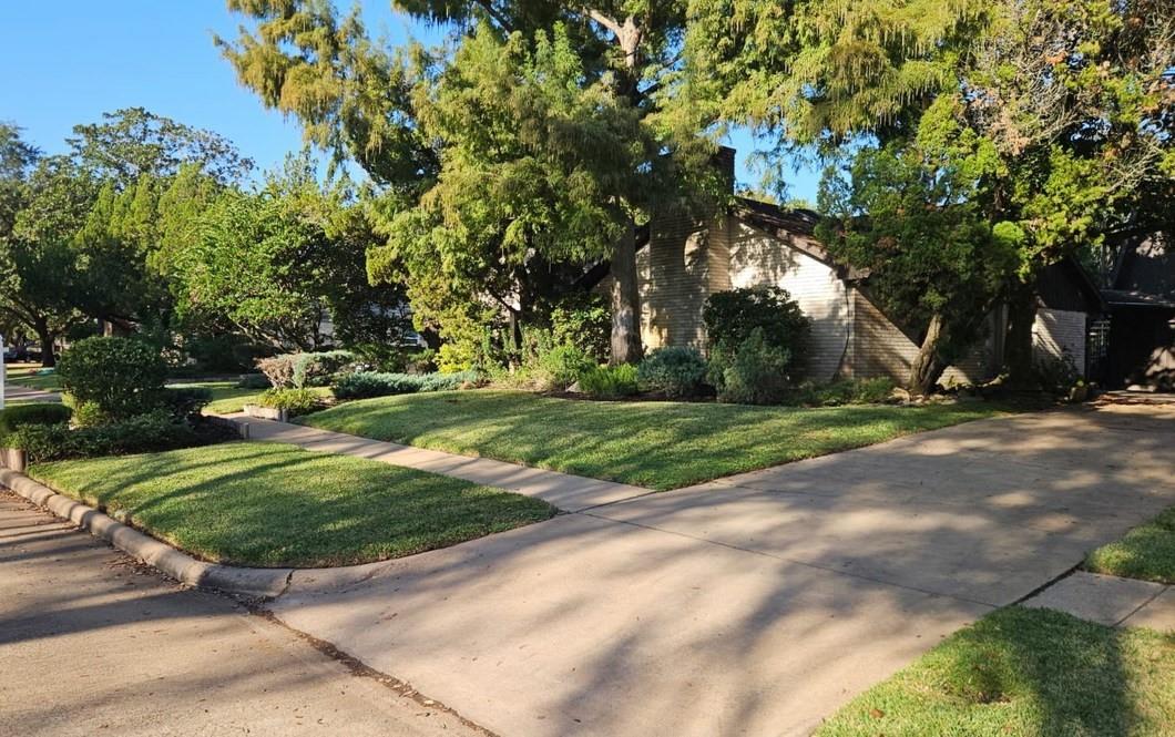 3826 Pleasant Valley Drive