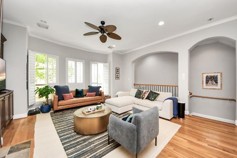 Photo of 584 Bomar Street, Houston, TX 77006 (MLS # 54818701)