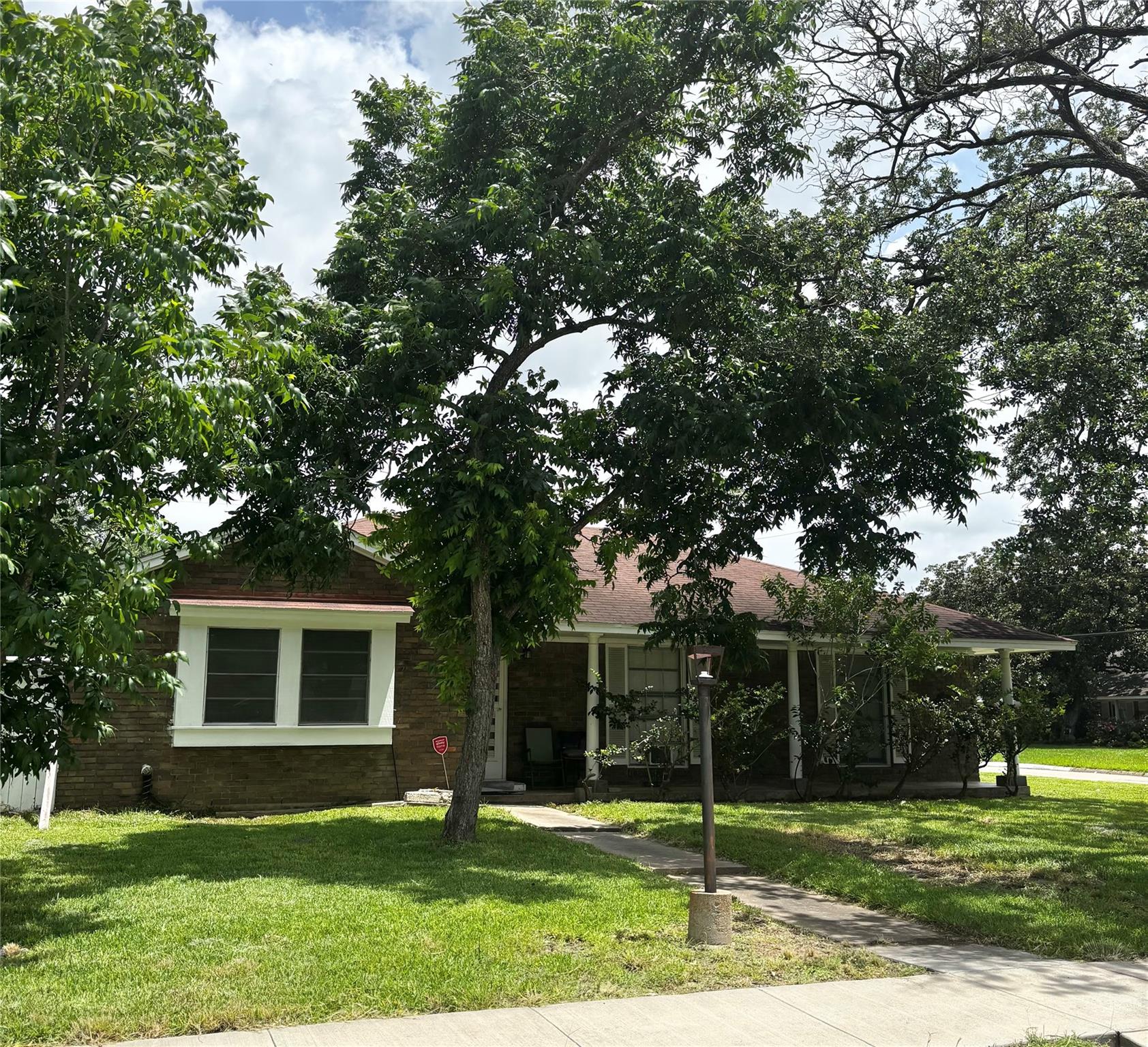 724 Handell Lane
