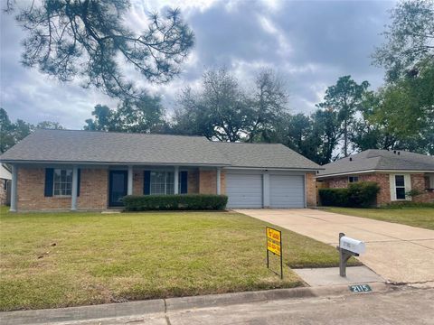 Photo of 2115 Yorktown Court S, League City, TX 77573 (MLS # 89988479)