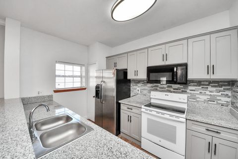 Tiny photo for 6000 Reims Road #2501, Houston, TX 77036 (MLS # 2824236)