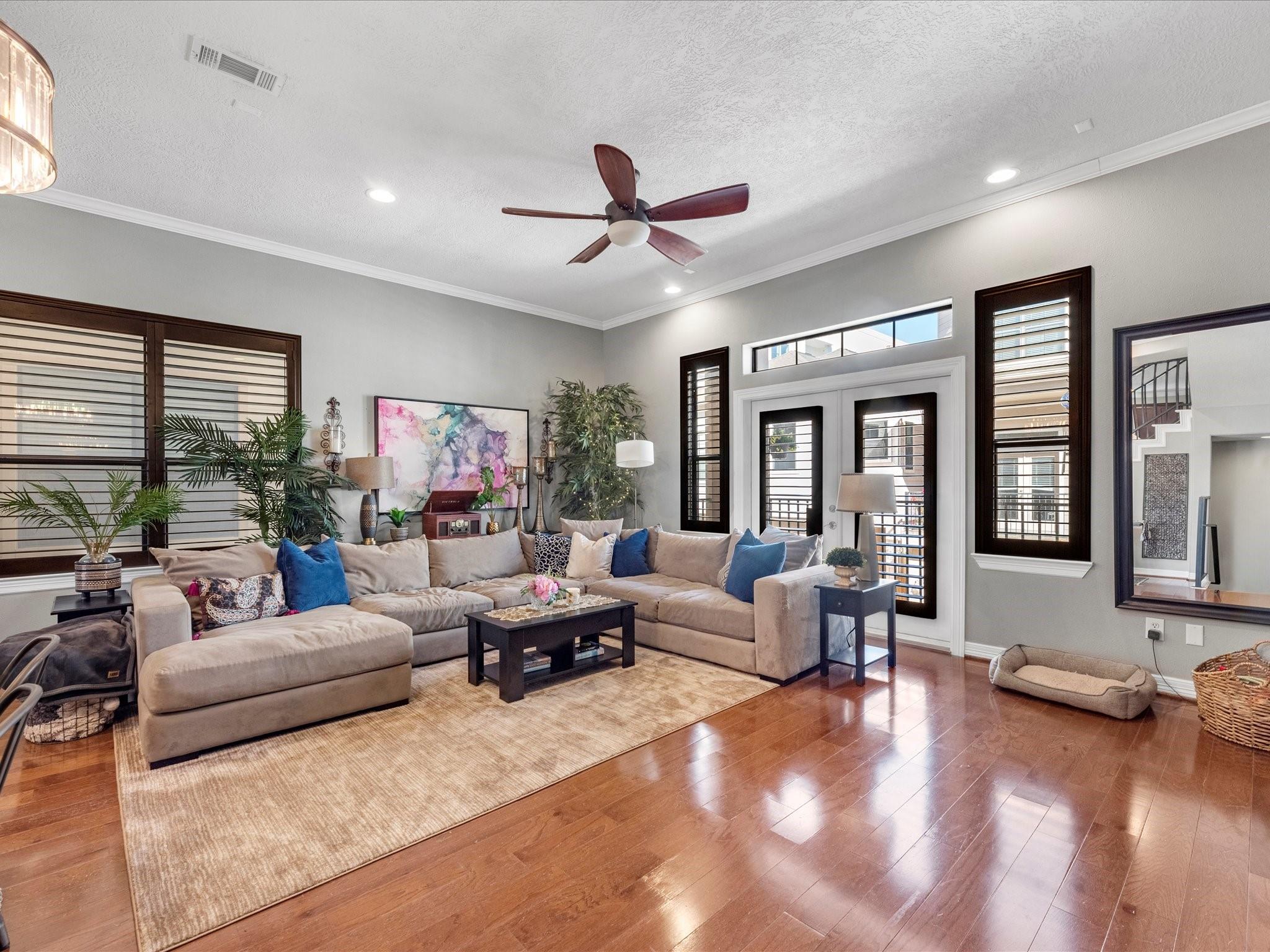 905 Garden Oaks Terrace