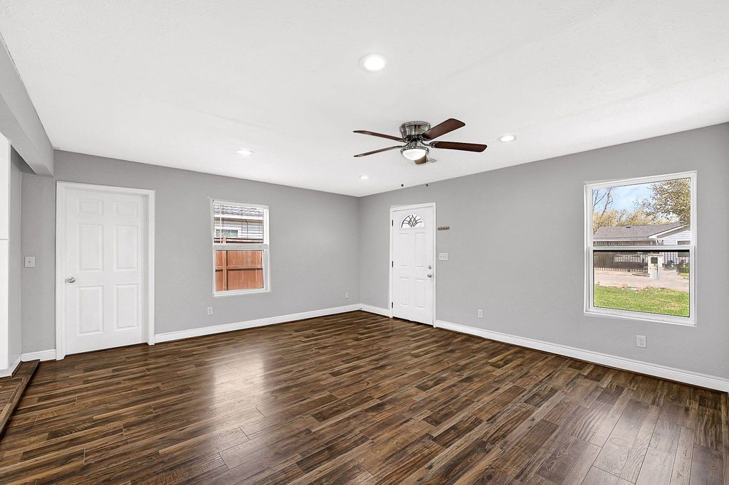 Photo of 7710 Erath Street, Houston, TX 77023 (MLS # 54662102)