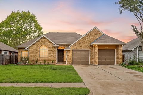 Photo of 13735 Sablegarden Lane, Houston, TX 77014 (MLS # 38070821)