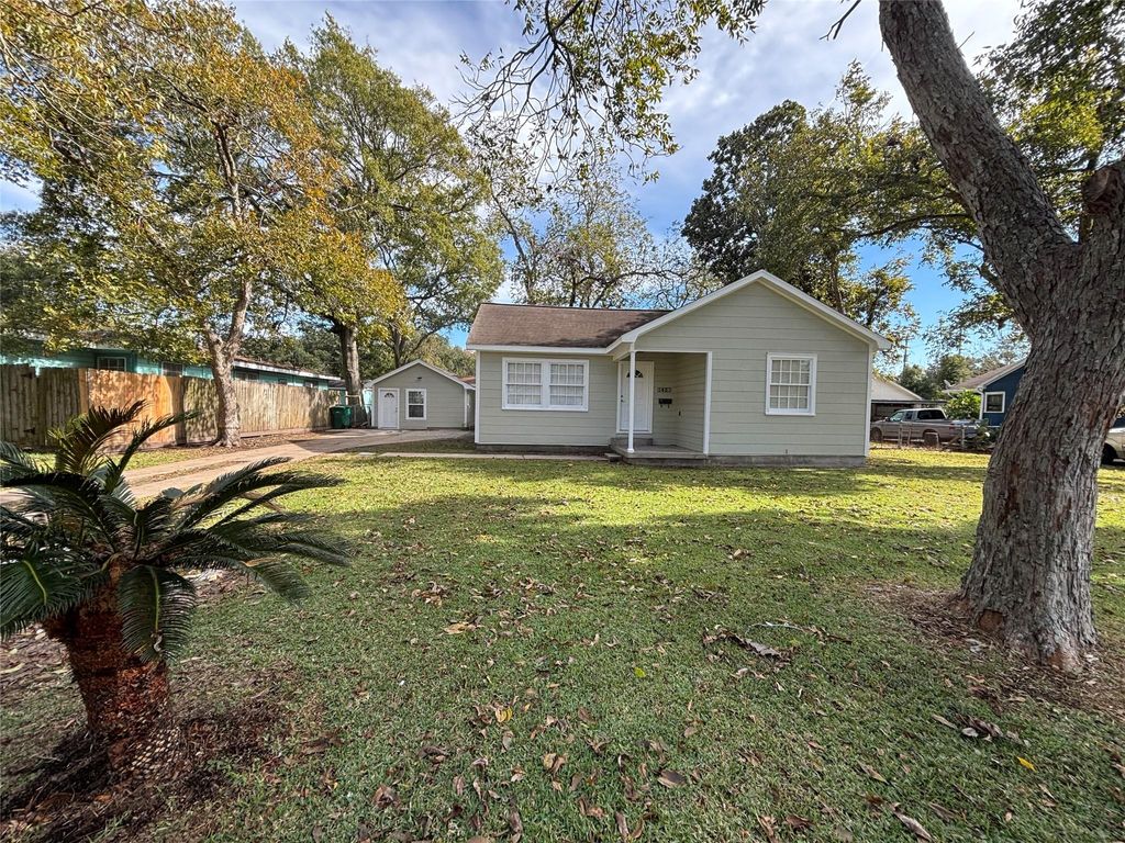 Photo of 1401 Austin Street, Texas City, TX 77568 (MLS # 75800163)
