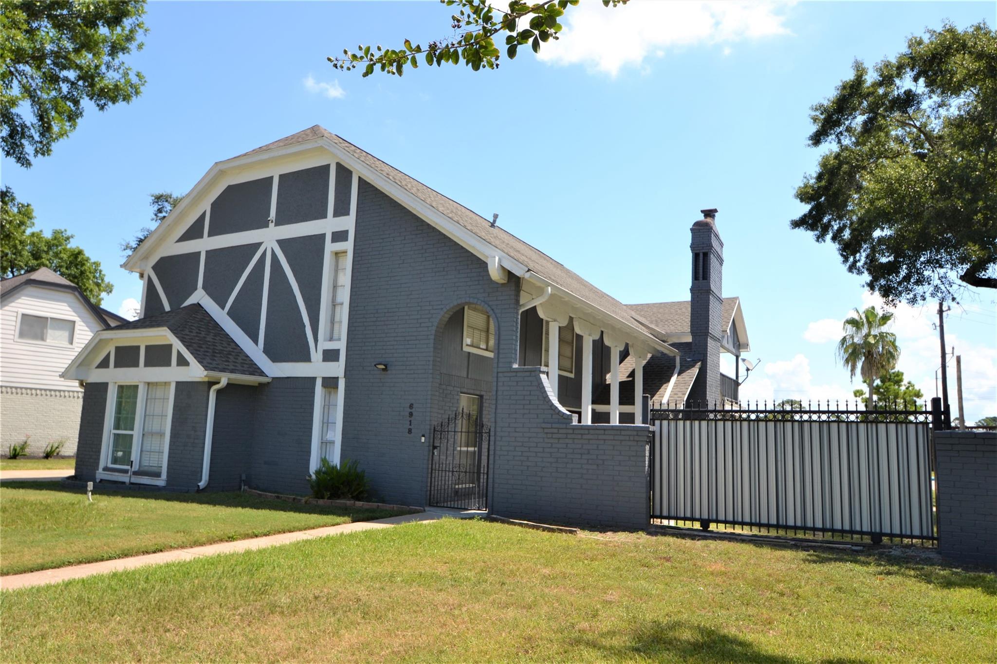 6918 Bent Branch Drive