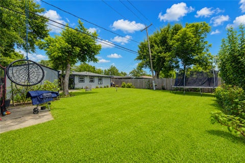 Tiny photo for 806 Laverne Avenue, Pasadena, TX 77502 (MLS # 88384847)