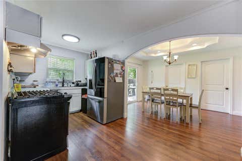 Tiny photo for 806 Laverne Avenue, Pasadena, TX 77502 (MLS # 88384847)