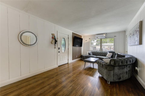 Tiny photo for 806 Laverne Avenue, Pasadena, TX 77502 (MLS # 88384847)