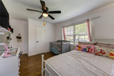 Tiny photo for 806 Laverne Avenue, Pasadena, TX 77502 (MLS # 88384847)