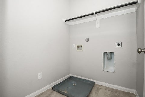Tiny photo for 5527 Cuerta Street, Houston, TX 77023 (MLS # 96300797)