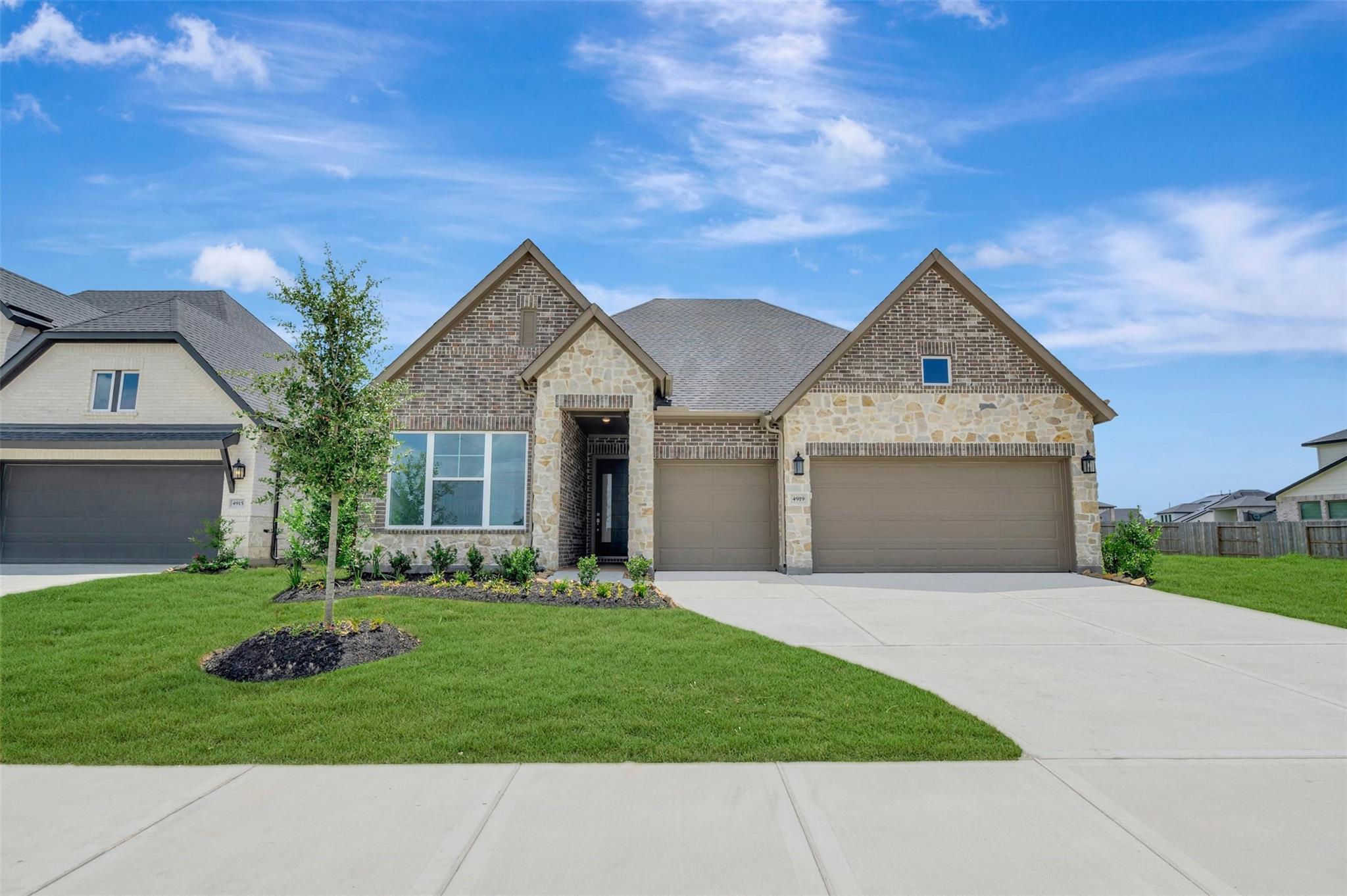 4919 Benton Woods Trail