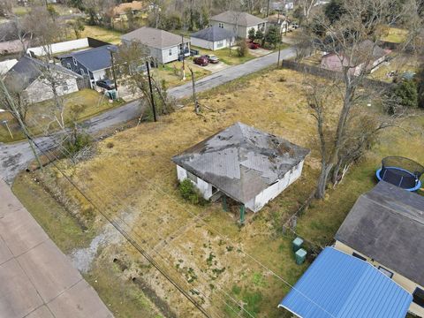 Vacant Land For Sale - 810 Texas Street<br/> Orange, TX 77630