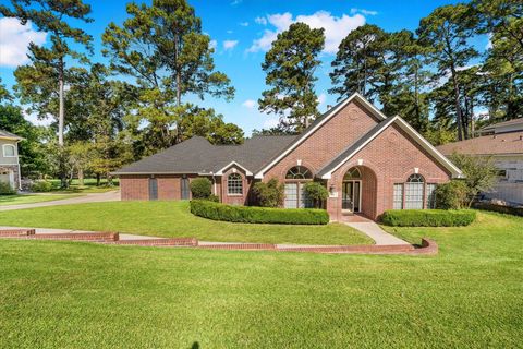 Photo of 636 Hillcrest Drive, Huntsville, TX 77340 (MLS # 93774346) Photo of 636 Hillcrest Drive, Huntsville, TX 77340 (MLS # 93774346)