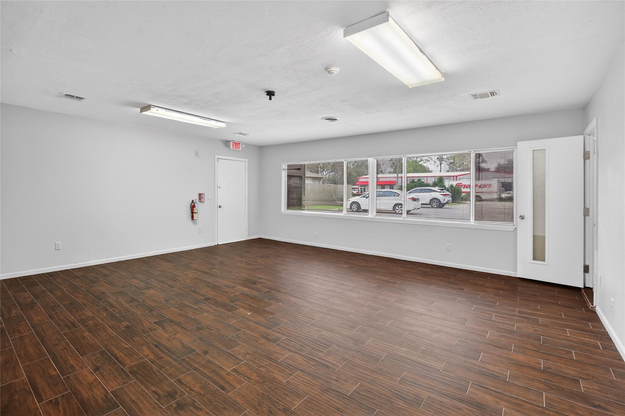5109 E 5th Street