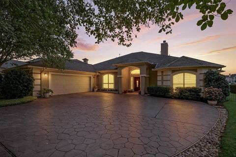 Photo of 12336 White Oak Point, Conroe, TX 77304 (MLS # 98520204)