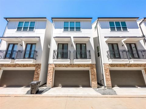 Photo of 1276 N Post Oak Road #B, Houston, TX 77055 (MLS # 83829789)