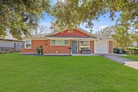 Photo of 1719 Wilde Rock Way, Houston, TX 77018 (MLS # 54323849)