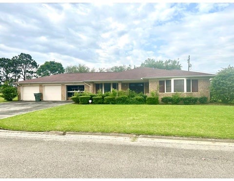 Photo of 2312 Salisbury Drive, Port Arthur, TX 77640 (MLS # 35952868)