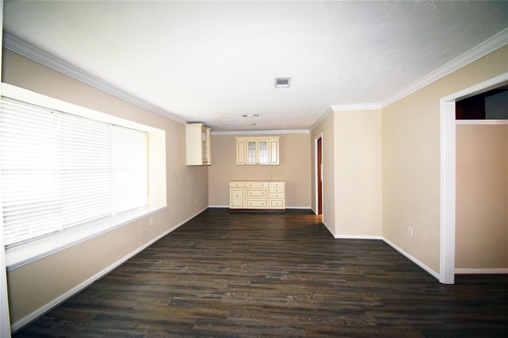1806 Cedarwood Court