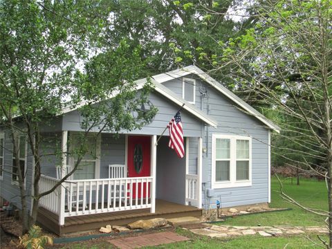 Photo of 1013 Prairie Lea Street, Brenham, TX 77833 (MLS # 12674043)