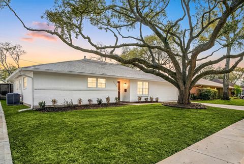 5719 Cerritos Drive Houston TX 77035