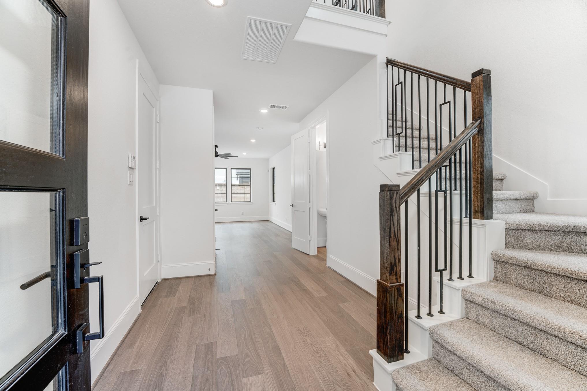 3217 Royal Oaks Hollow Lane