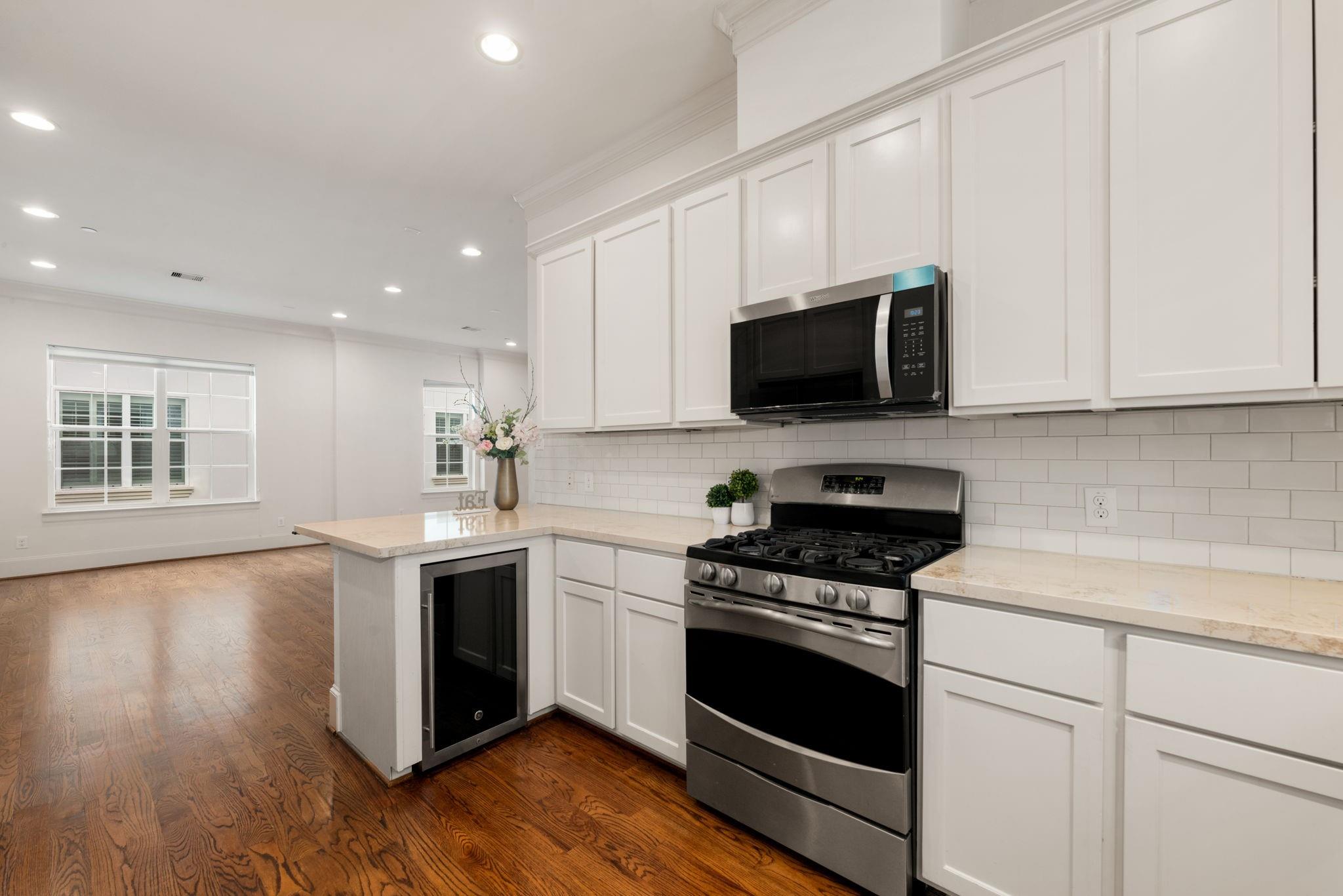 4031 Bellefontaine Street 128