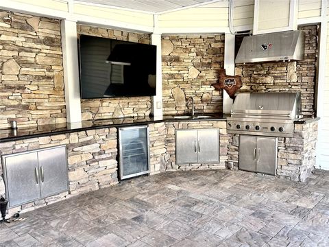 Tiny photo for 2502 Lake Gardens Court, Kingwood, TX 77339 (MLS # 38973510)