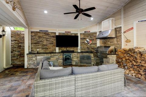 Tiny photo for 2502 Lake Gardens Court, Kingwood, TX 77339 (MLS # 38973510)