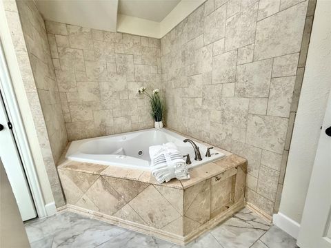 Tiny photo for 2502 Lake Gardens Court, Kingwood, TX 77339 (MLS # 38973510)