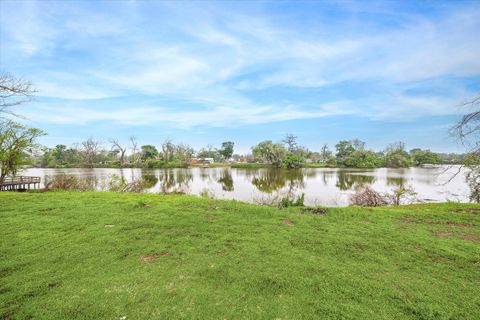 Photo of 201 Smilie Road Crossing Road, Angleton, TX 77515 (MLS # 79598706)