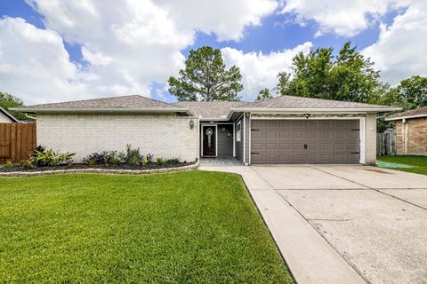 Photo of 2539 Cobblers Way, Friendswood, TX 77546 (MLS # 58338223)