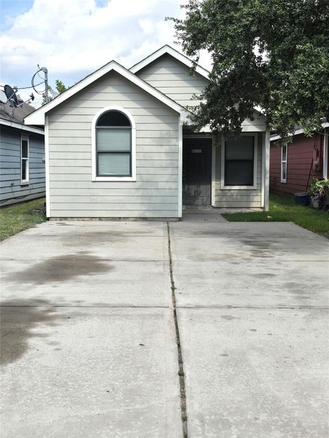 Photo of 2112 Davis Street, Houston, TX 77026 (MLS # 18066748)