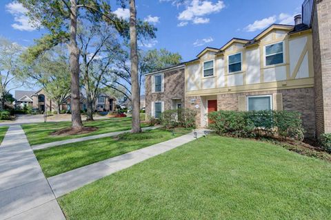 Photo of 1160 N Kirkwood Road #1160, Houston, TX 77043 (MLS # 70008472)