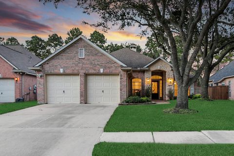 Photo of 12126 Laguna Pointe Lane, Houston, TX 77041 (MLS # 5070420)
