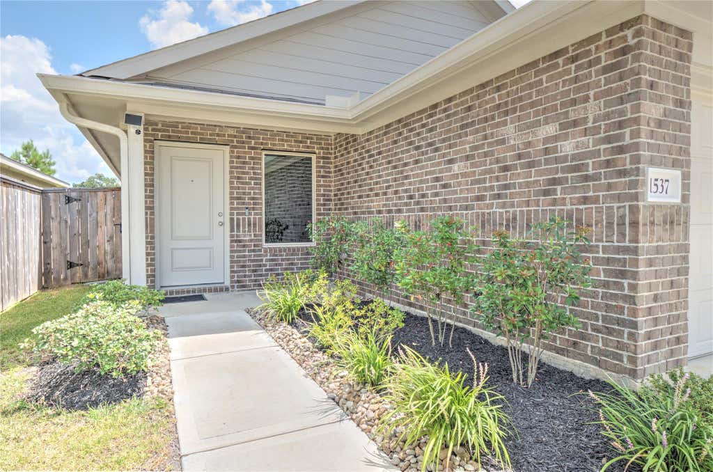 Photo of 1537 San Sebastien Drive, Conroe, TX 77301 (MLS # 52198671)