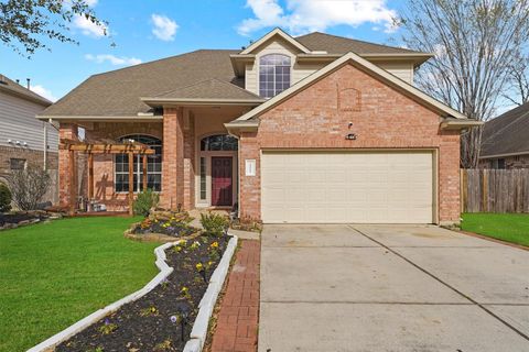Photo of 24522 Forest Path Court, Spring, TX 77373 (MLS # 26861840)