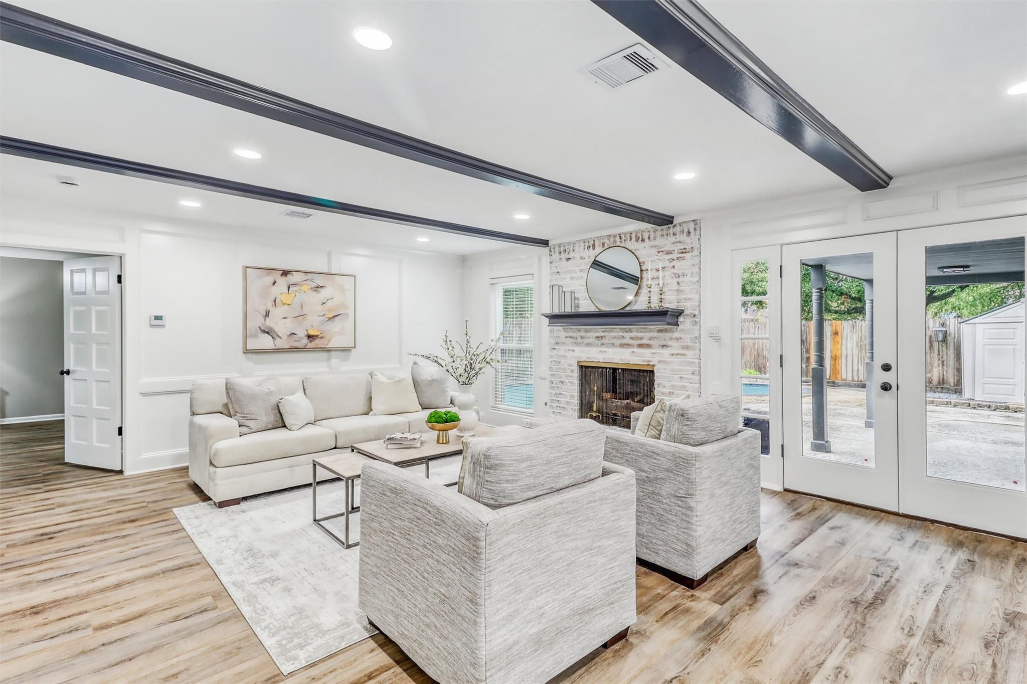 402 Bauxhall Court