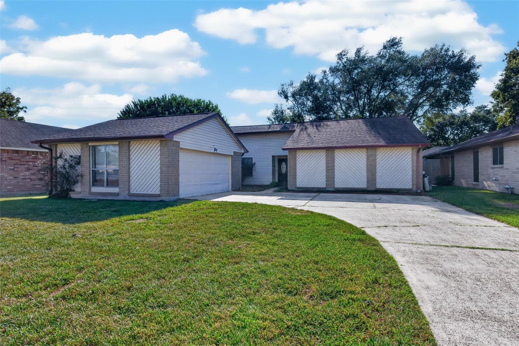 Photo of 7403 Seminole Street, Baytown, TX 77521 (MLS # 76454586)