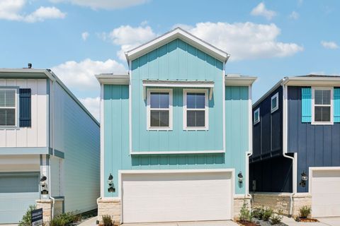 Photo of 555 Avisa Drive, Kemah, TX 77565 (MLS # 7729775)