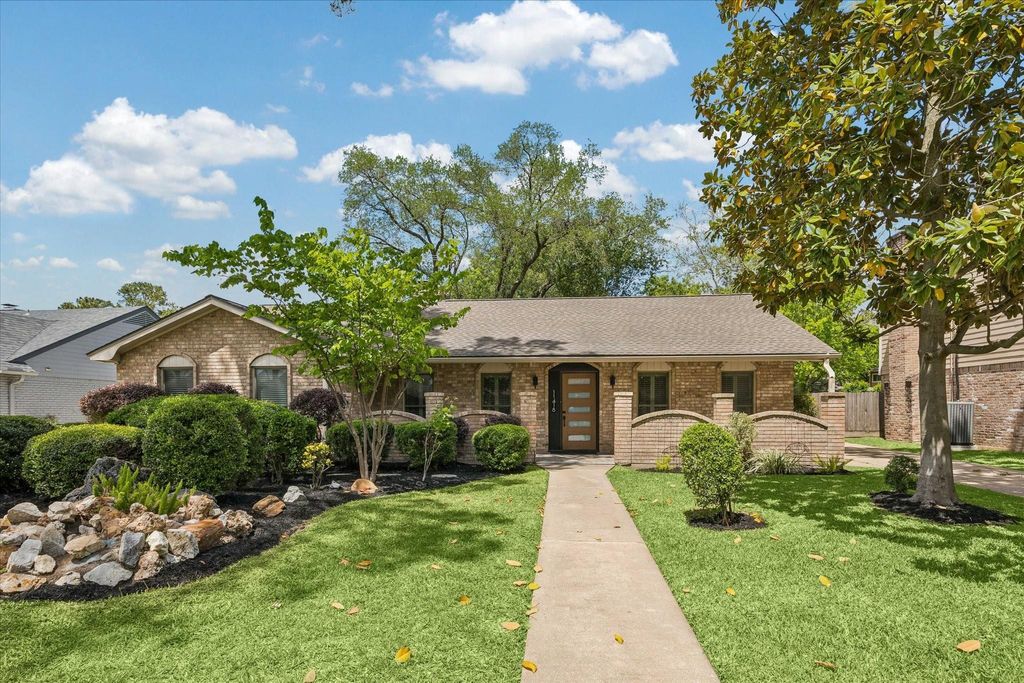 Photo of 11418 Ash Creek Drive, Houston, TX 77043 (MLS # 37215014)