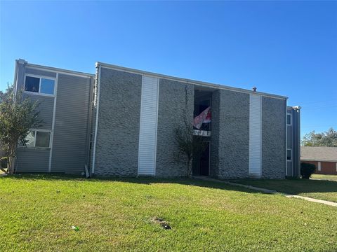 Photo of 6702 Biggs Court #4, Houston, TX 77061 (MLS # 37871611)